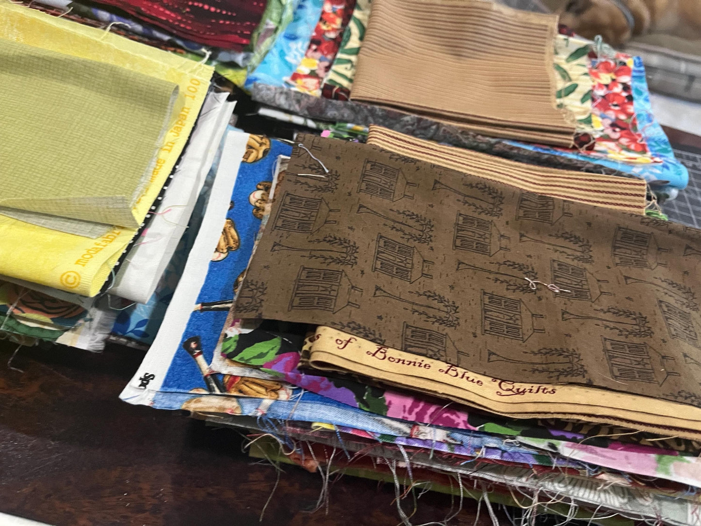 One-Pound Cotton Fabric Remnants: Quilting - Crafting Remnants / Fabric Stash Builder Fabrics / Eco-friendly Fabrics