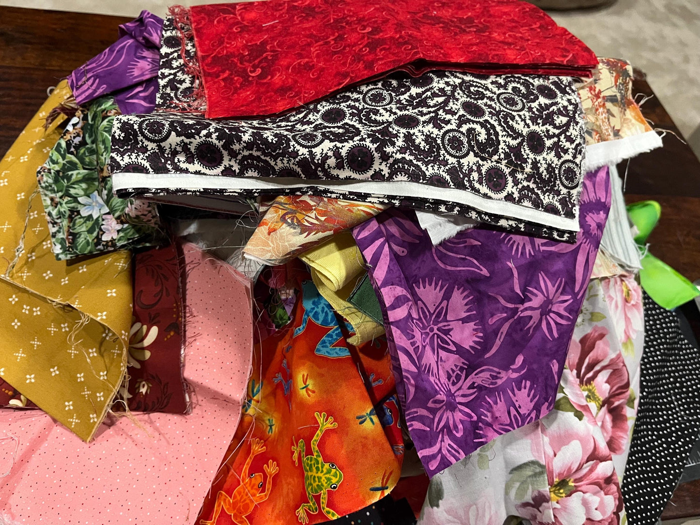 One-Pound Cotton Fabric Remnants: Quilting - Crafting Remnants / Fabric Stash Builder Fabrics / Eco-friendly Fabrics