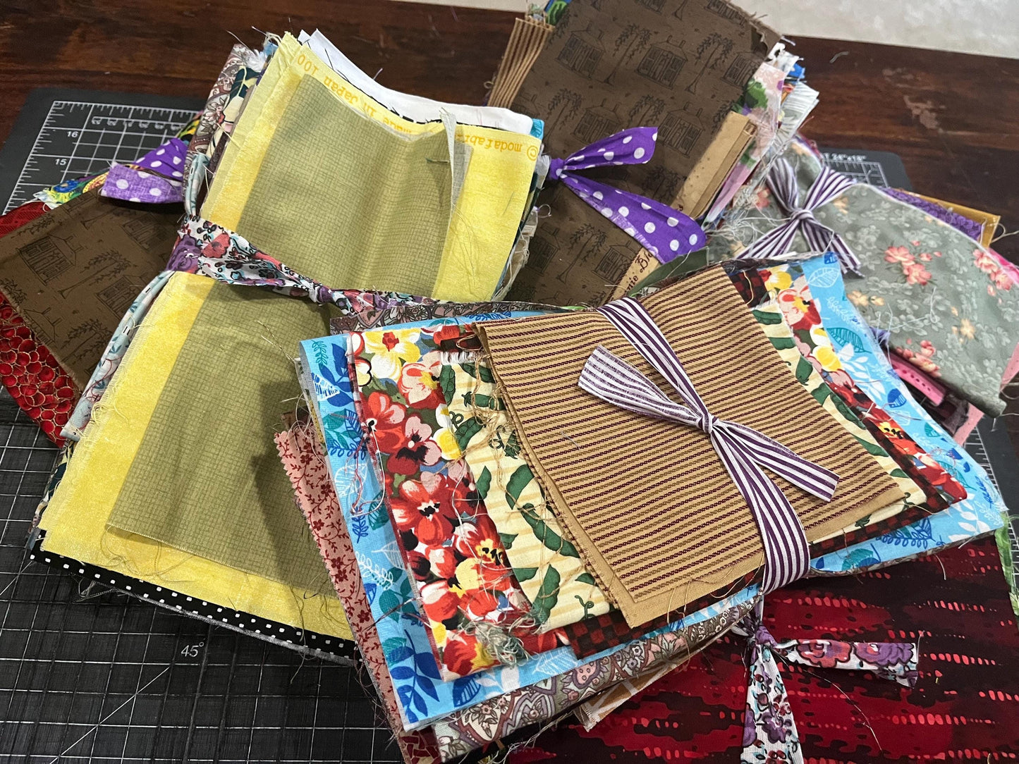 One-Pound Cotton Fabric Remnants: Quilting - Crafting Remnants / Fabric Stash Builder Fabrics / Eco-friendly Fabrics