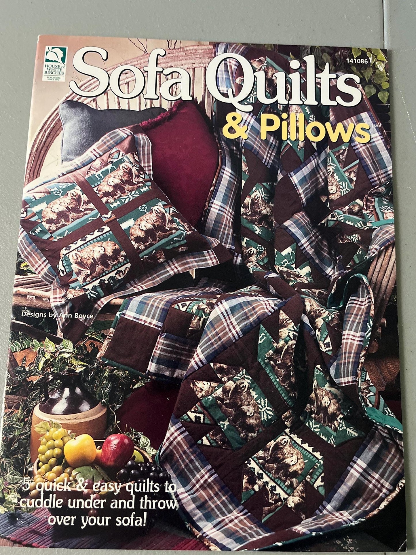 Quilting Book: Sofa Quilts and Pillows